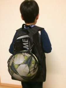 サッカー用ｊｒバックパックおすすめ５選 ジュニアサッカーのバッグはリュックタイプがおすすめ Marugoto 子どものための情報ブログ
